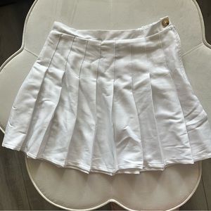 Wild fable pleated skirt, white, size medium